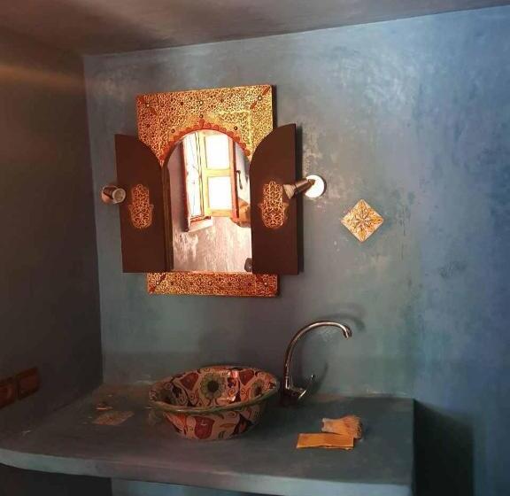 تختخواب و صبحانه Douar Noujoum