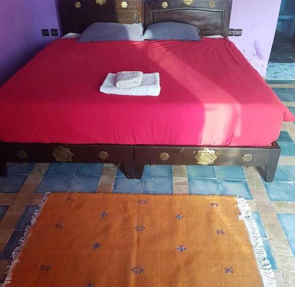 تختخواب و صبحانه Douar Noujoum