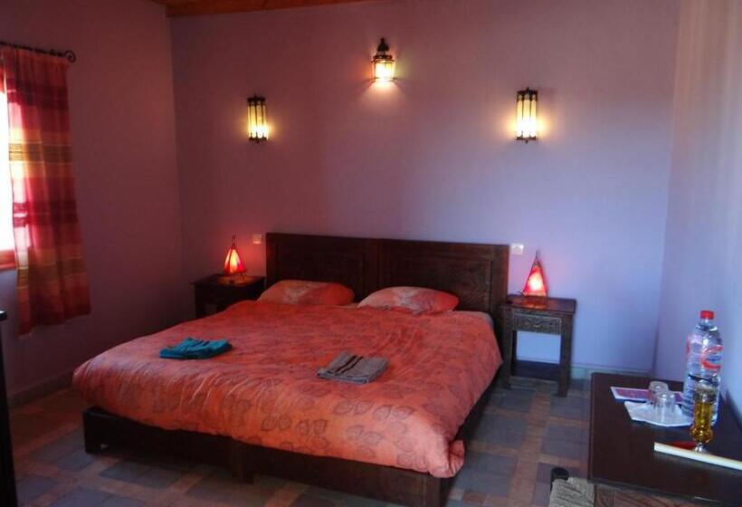 تختخواب و صبحانه Douar Noujoum