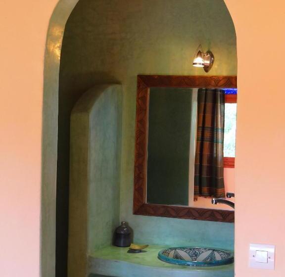 تختخواب و صبحانه Douar Noujoum