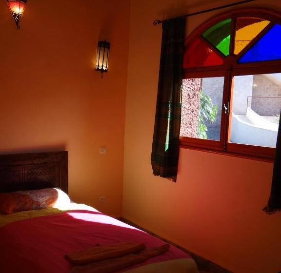 تختخواب و صبحانه Douar Noujoum