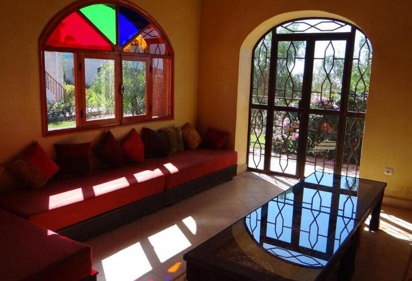 تختخواب و صبحانه Douar Noujoum