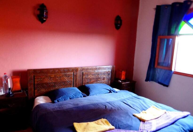 تختخواب و صبحانه Douar Noujoum