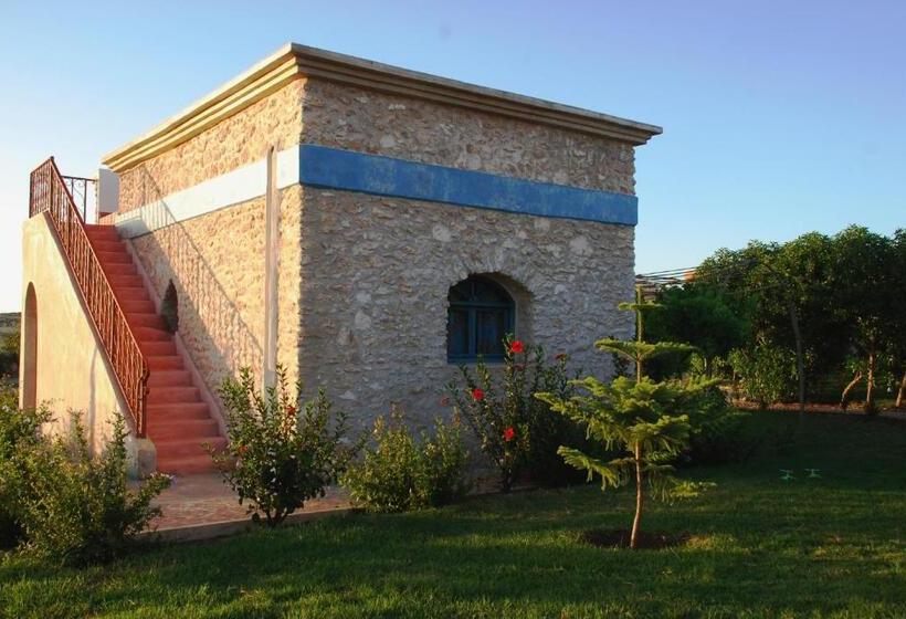 تختخواب و صبحانه Douar Noujoum