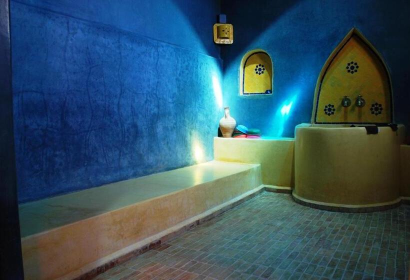 تختخواب و صبحانه Douar Noujoum