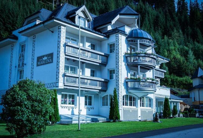 مبيت وإفطار Garni Martina