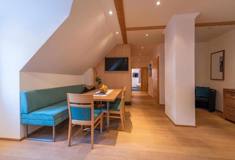 مبيت وإفطار Garni Martina