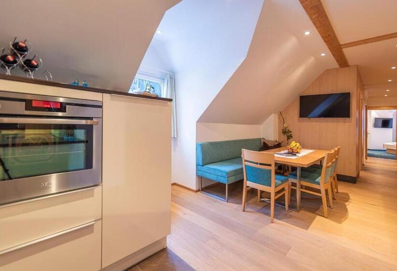 مبيت وإفطار Garni Martina