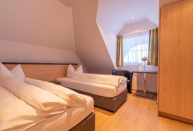 مبيت وإفطار Garni Martina