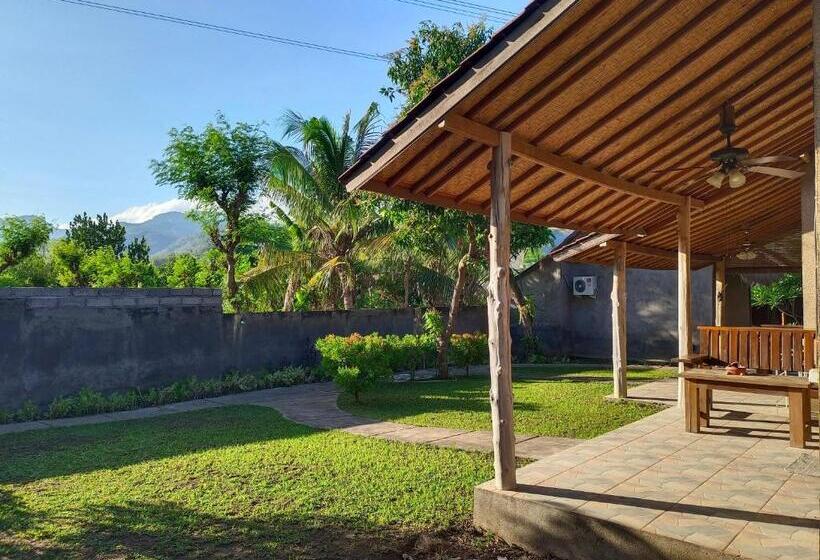تختخواب و صبحانه Menjangan View