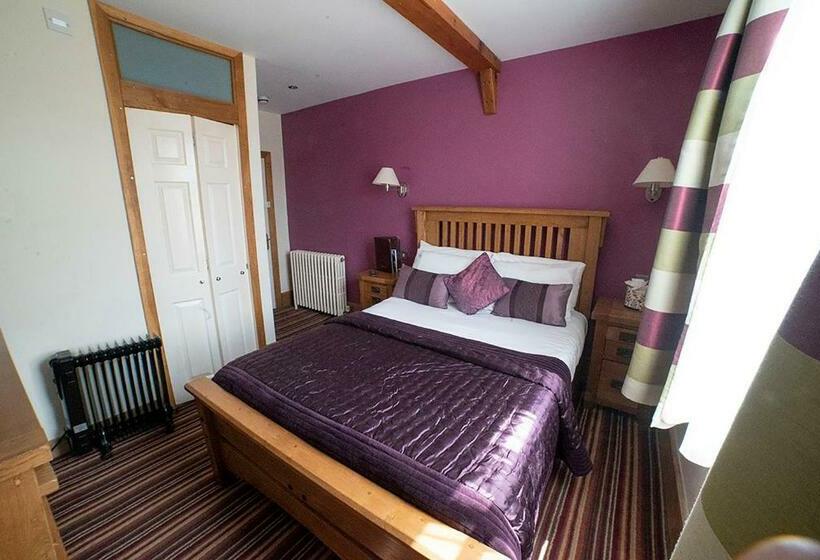 مبيت وإفطار Old Hall House, Nec