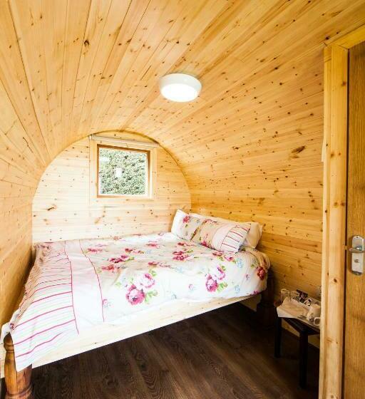 مبيت وإفطار Old Hall House, Nec