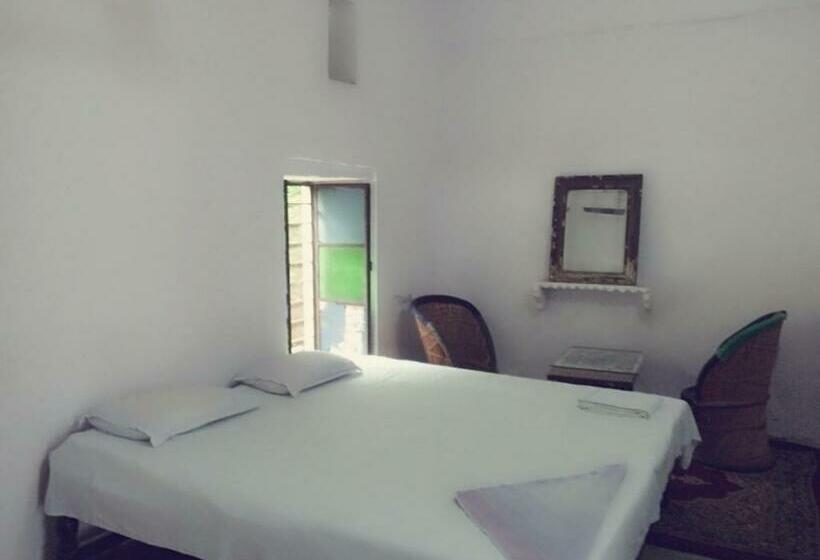 فندق Haveli Uma Megh Tourist Guest House