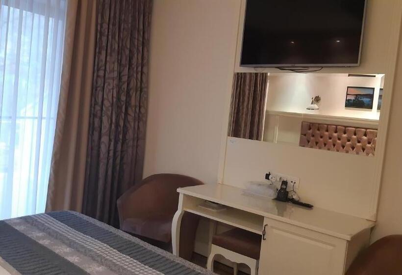 酒店 Holiday Maria