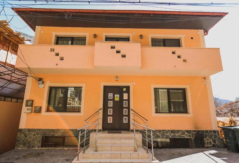 酒店 Holiday Maria