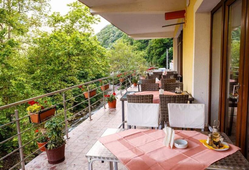 ホテル Holiday Maria