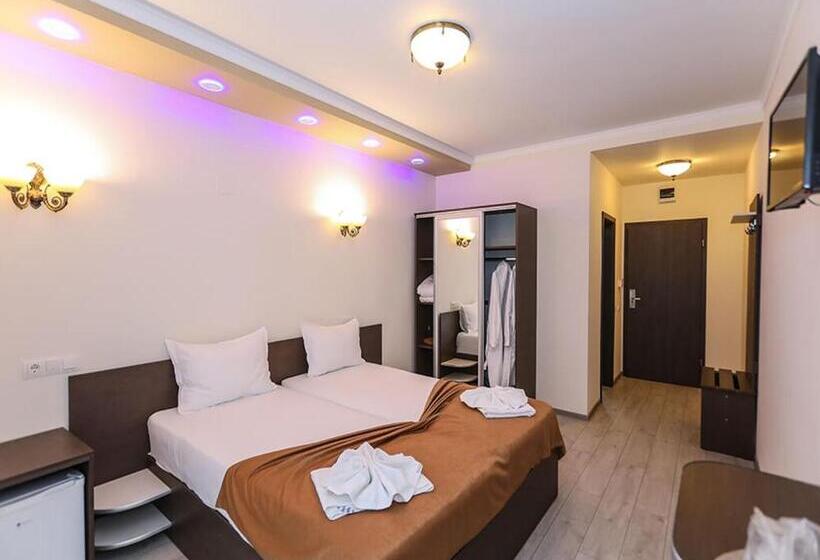 ホテル Holiday Maria