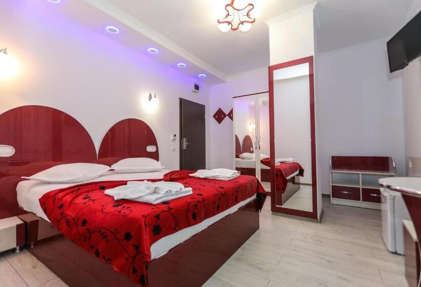 酒店 Holiday Maria