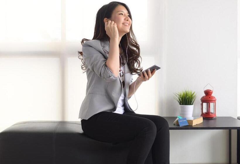 فندق Hop Inn Lopburi