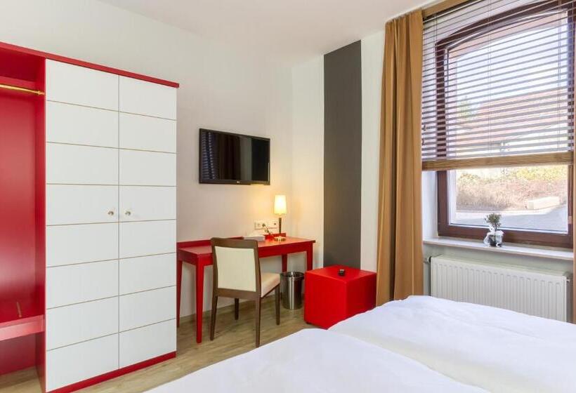 호텔 L Adresse Garni