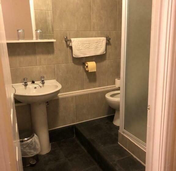 فندق Station Inn