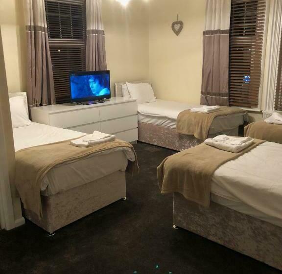 فندق Station Inn