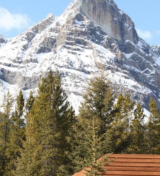 فندق The Crossing