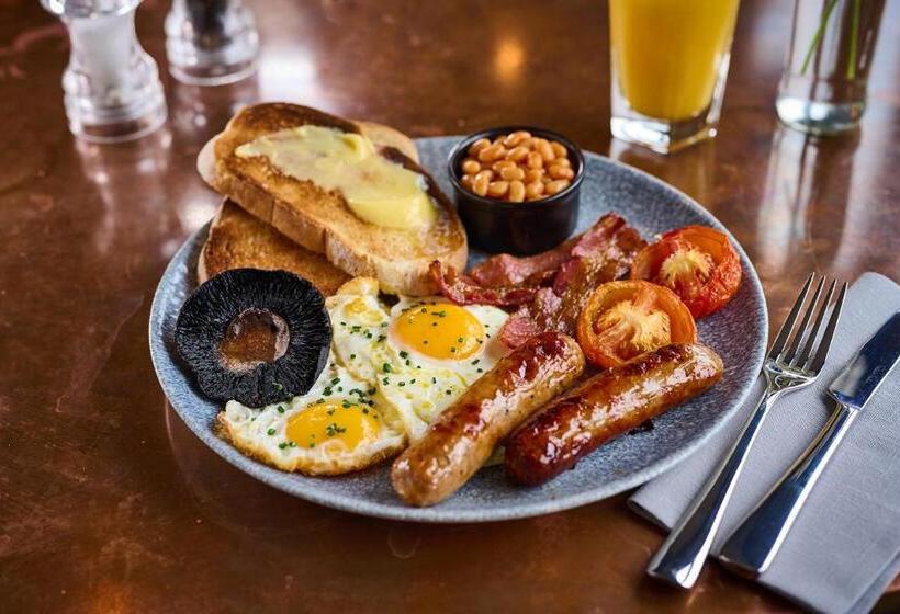 Отель The Elephant At The Market