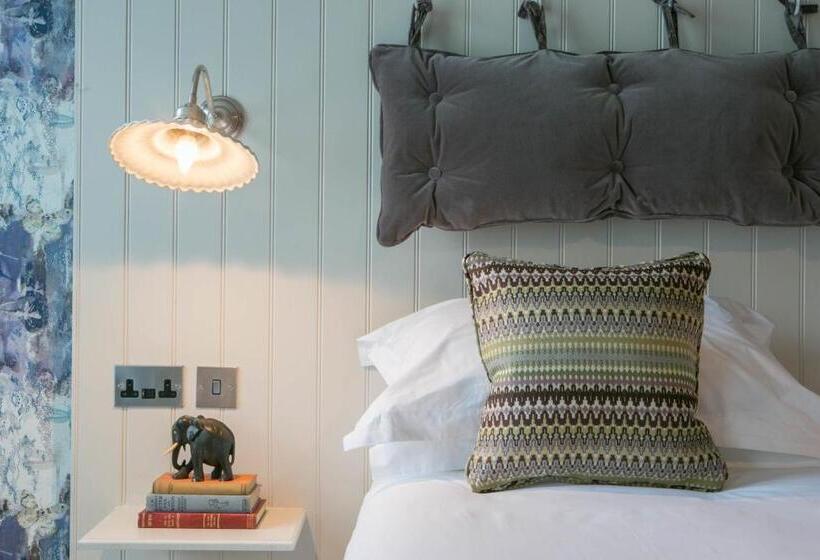 Отель The Elephant At The Market