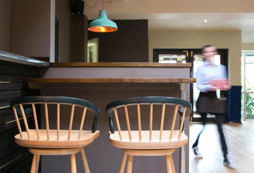 Отель The Elephant At The Market