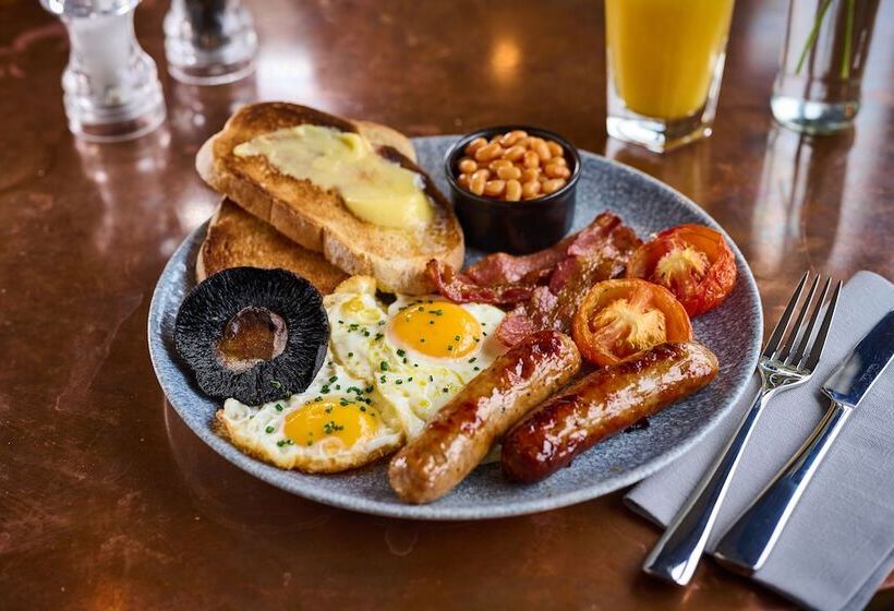 Отель The Elephant At The Market