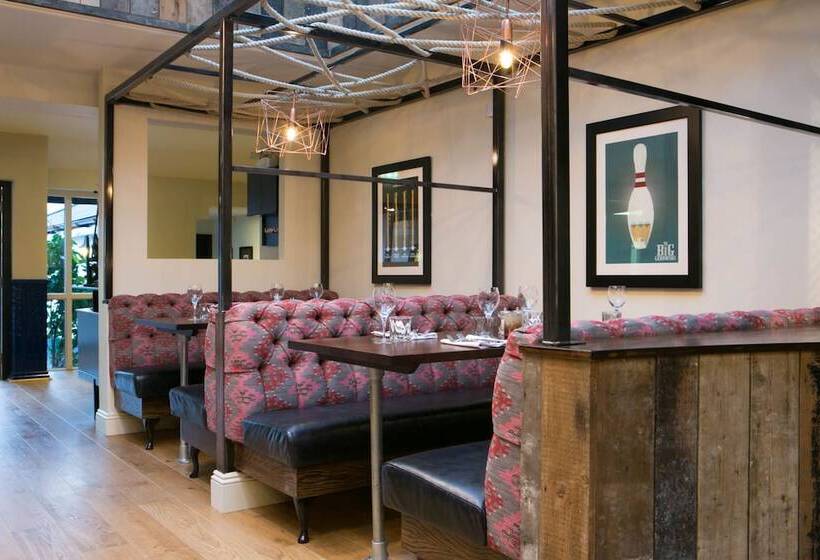 Отель The Elephant At The Market