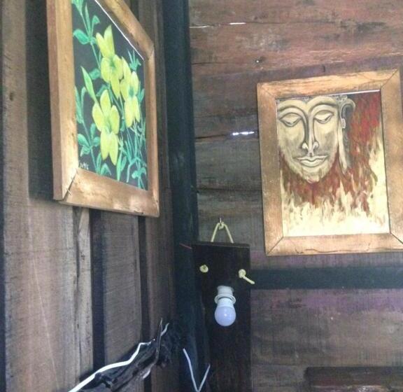 فندق The Shadow House & Bar