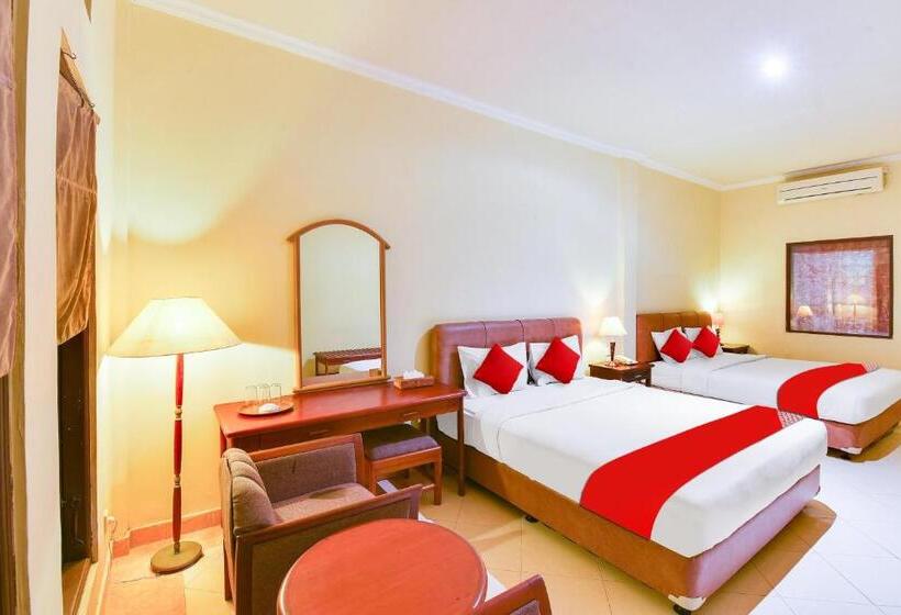 هتل Townhouse Oak Maxi  Legian