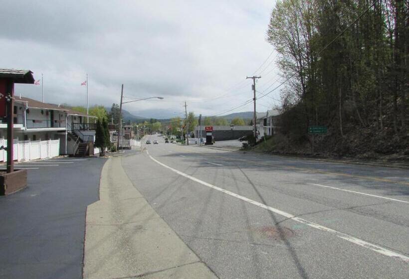 مُتل The Lake George Inn