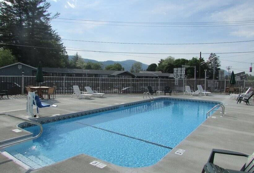 مُتل The Lake George Inn