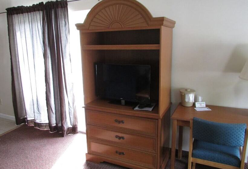 مُتل The Lake George Inn