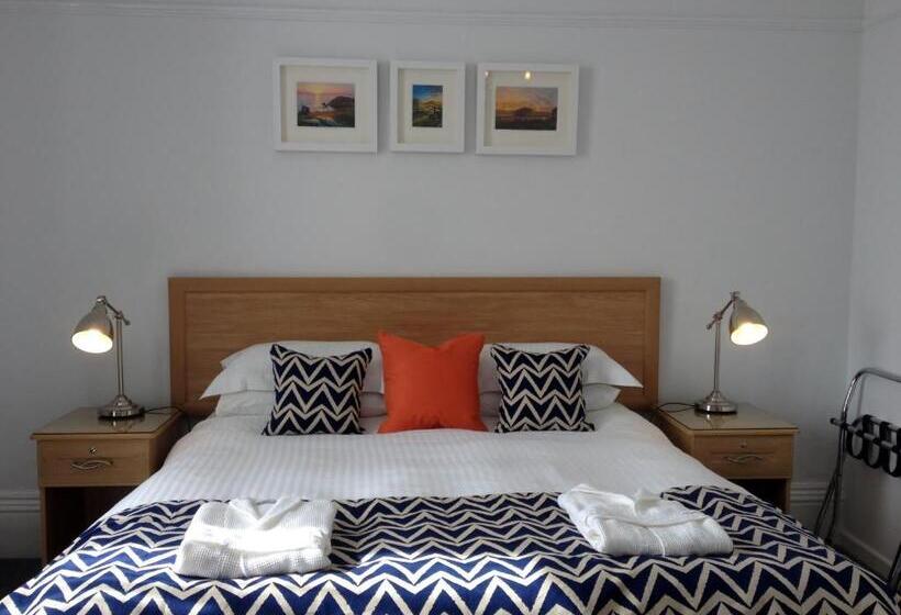 펜션 Warwick House