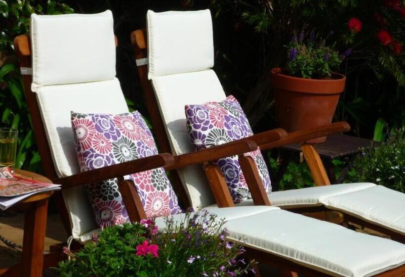 펜션 Warwick House