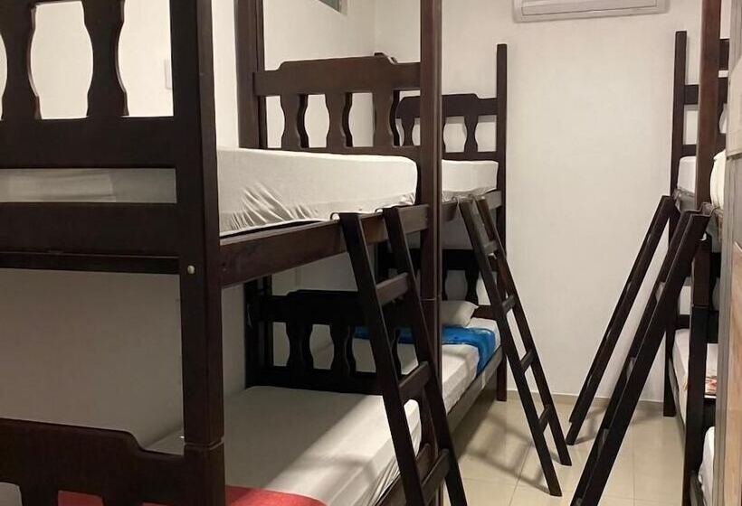 Pesquise Hostel & Viagens