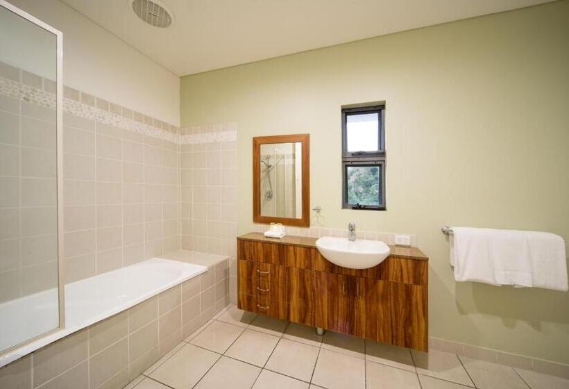 Portside Whitsunday Luxury Holiday Apartments