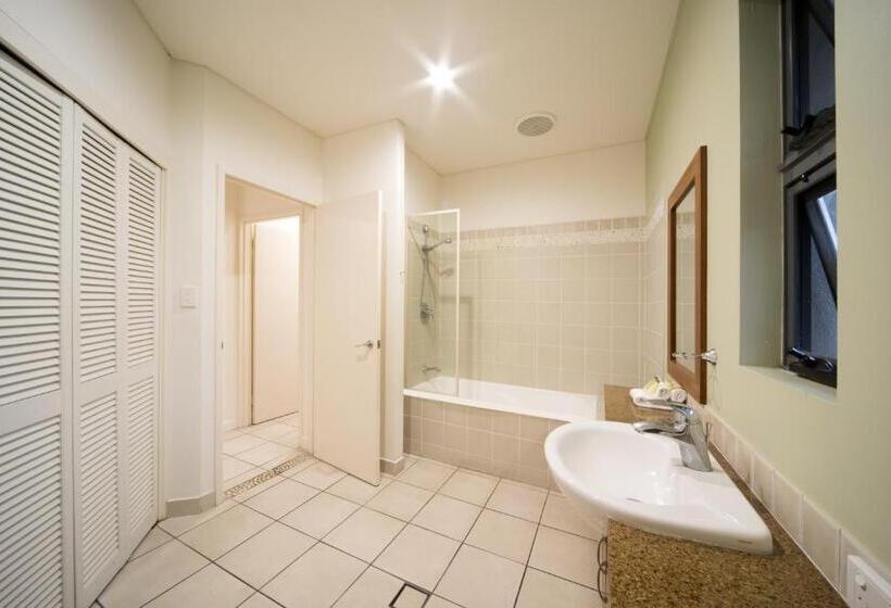 Portside Whitsunday Luxury Holiday Apartments