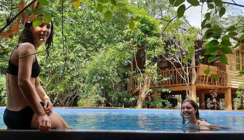 渡假胜地  Habarana Tree House Mutu Village