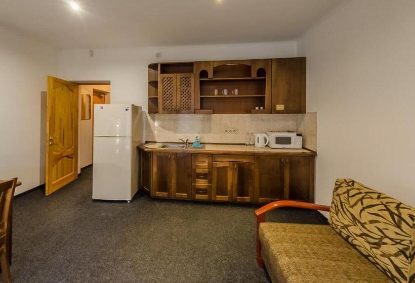 استراحتگاه Zimasnow Ski & Spa Club