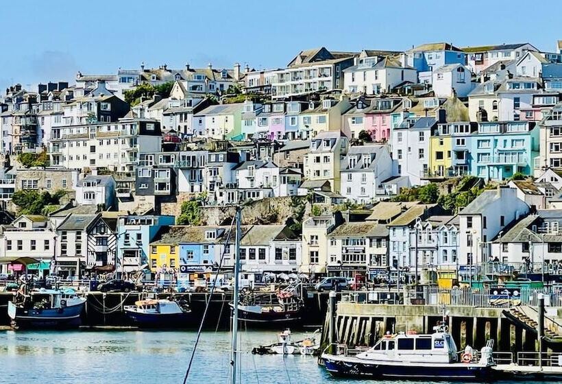 Greenswood House   Bohemian Victorian Family Home With Hot Tub Close To Harbour