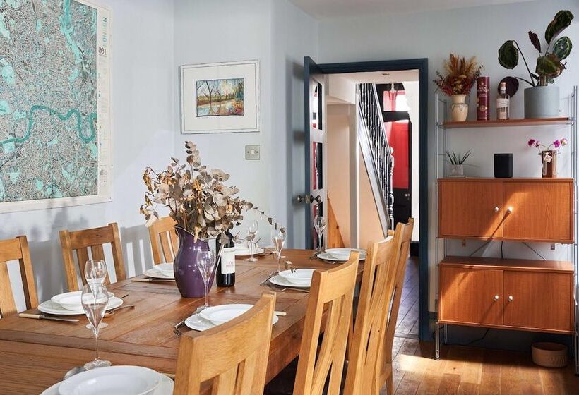 Greenswood House   Bohemian Victorian Family Home With Hot Tub Close To Harbour