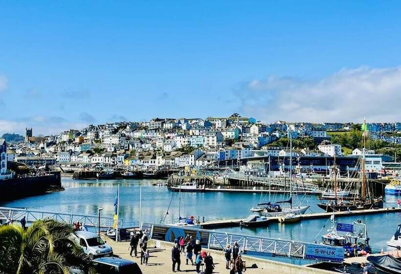 Greenswood House   Bohemian Victorian Family Home With Hot Tub Close To Harbour