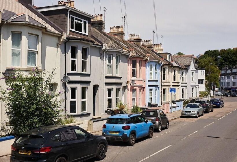 Greenswood House   Bohemian Victorian Family Home With Hot Tub Close To Harbour