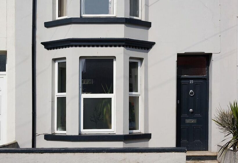 Greenswood House   Bohemian Victorian Family Home With Hot Tub Close To Harbour