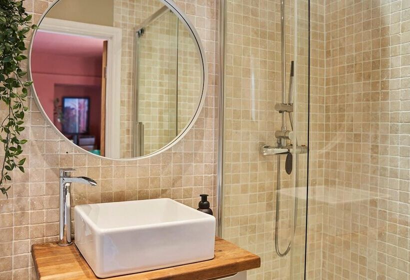 Greenswood House   Bohemian Victorian Family Home With Hot Tub Close To Harbour